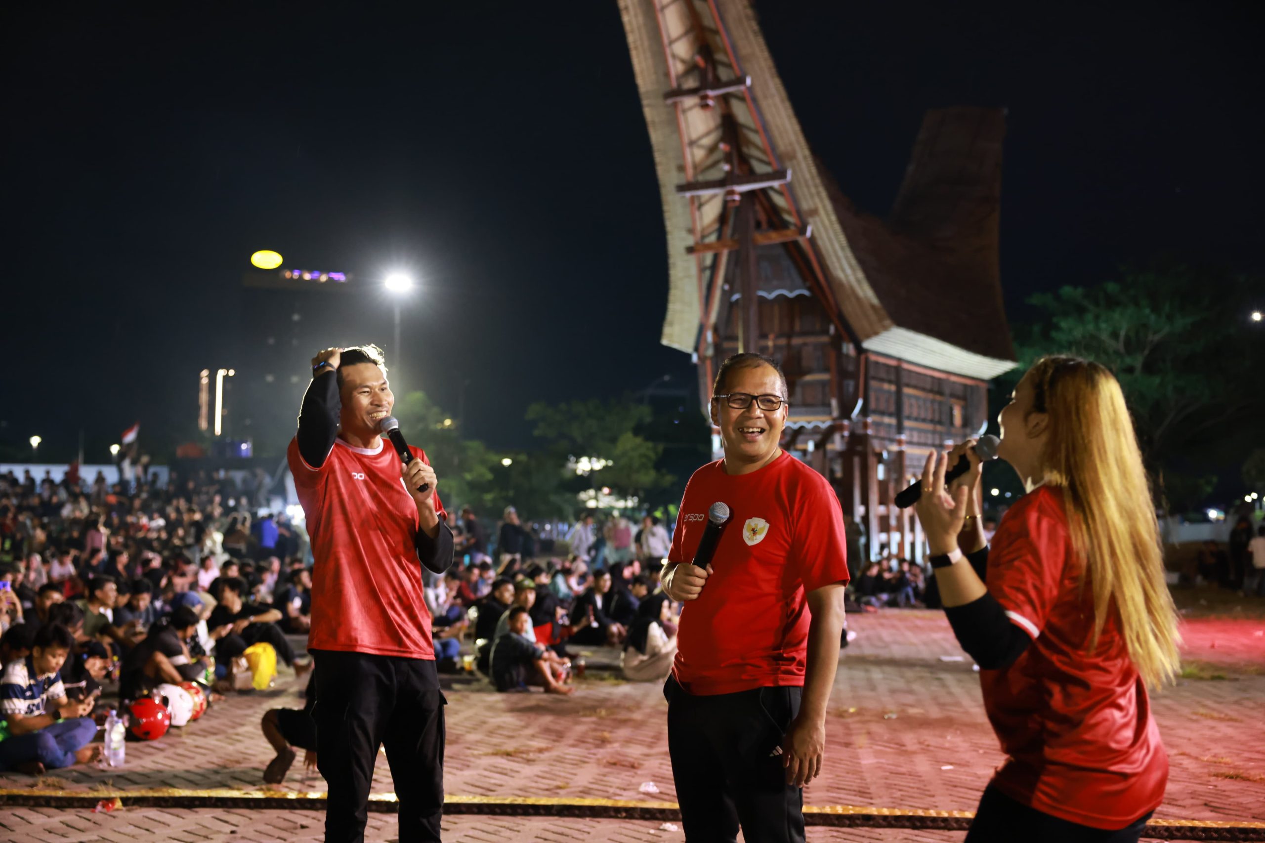 Nobar di Anjungan Losari, Suporter Timnas Disuguhi Kuliner Gratis ...