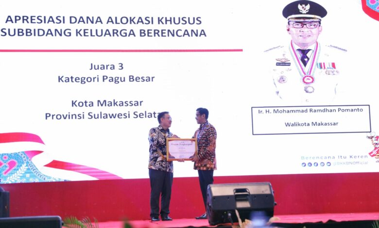 Makassar Diganjar Penghargaan