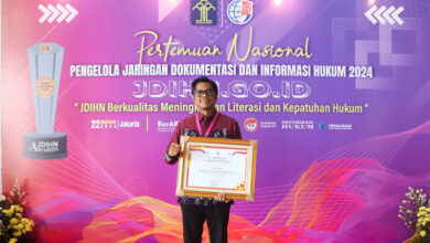 PJ Sekda Kota Makassar Terima Penghargaan JDIH Tingkat Nasional Kategori Khusus