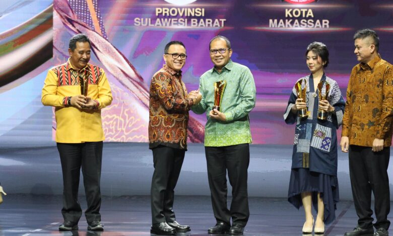 Wujudkan Makassar Low Carbon City, Danny Pomanto Terima Penghargaan Pemimpin Daerah Award 2024