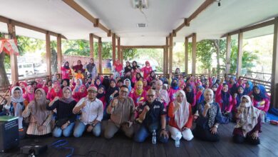 lt Kadis DPPKB Kota Makassar ,Syahruddin melakukan kunjungan sekaligus evaluasi kinerja para kader PPKBD dan sub PPKBD di 2 Kecamatan