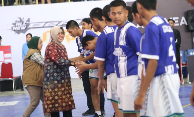 Indira Yusuf Ismail Buka Turnamen Basket Honda DBL with Kopi Good Day Sulawesi Selatan