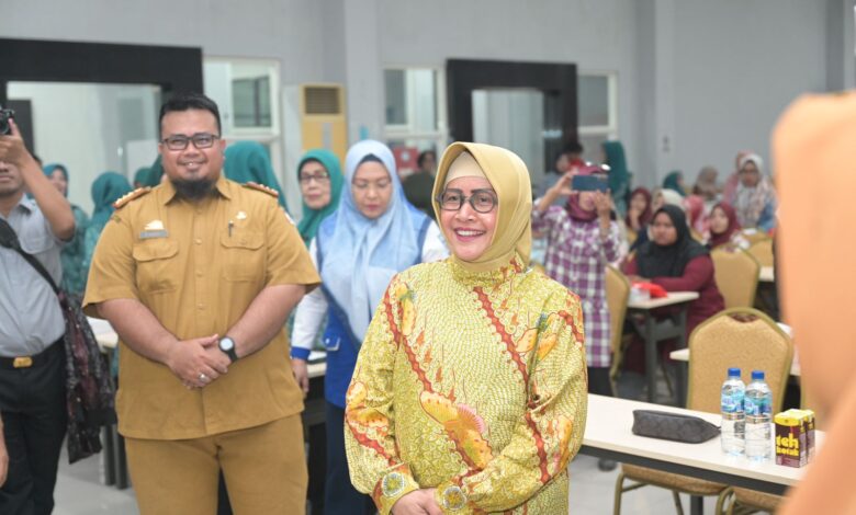 Ketua TP PKK Kota Makassar Dorong Ketahanan Keluarga Lewat Bimtek Kader Khusus