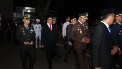 Danny Pomanto Berkhidmat pada Apel Kehormatan dan Renungan Suci di TMP Panaikang