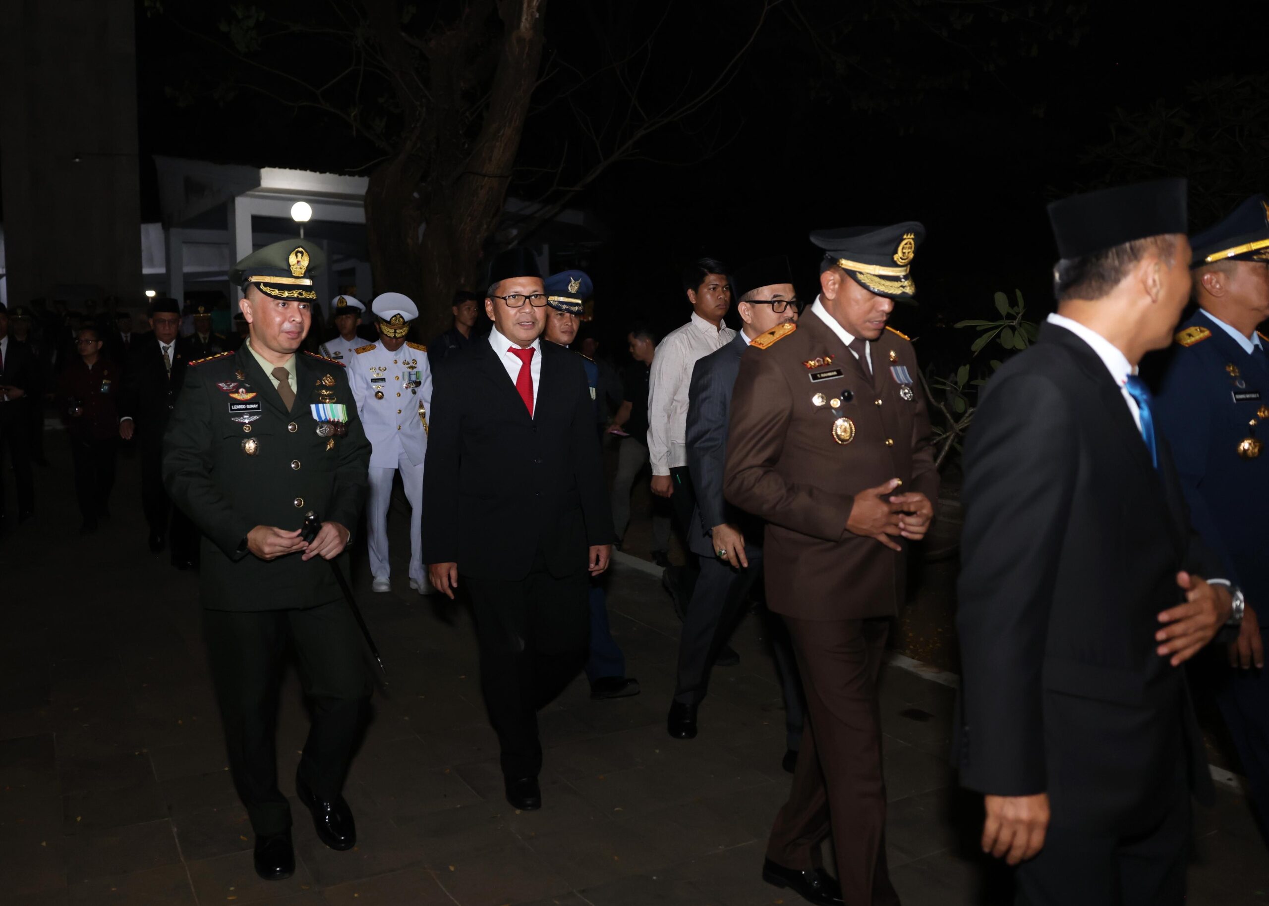 Danny Pomanto Berkhidmat pada Apel Kehormatan dan Renungan Suci di TMP ...