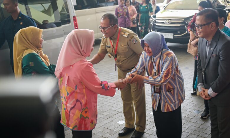 Indira Yusuf Ismail Dampingi Iriana Jokowi dan Anggota OASE KIM