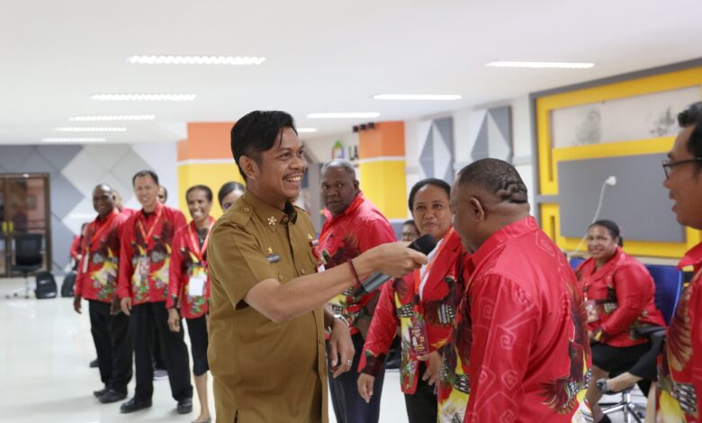 Firman Pagarra Sharing Ilmu Protokol Sentuh Hati Kepada 40 Peserta Diklat Pengawas Angkatan V