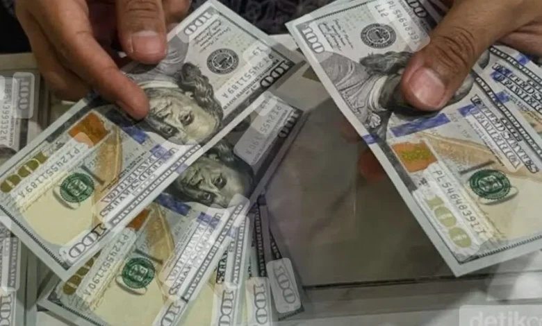 OJK: Penguatan Dolar AS Masih Dapat Dimitigasi dengan Baik