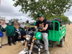 SOLUSIMEDIA.ID, PENAJAM – Pada 27 September 2024, Pantai Corong, Kecamatan Penajam, menjadi saksi dimulainya Gerakan Jumat Bersih yang diprakarsai oleh DLH