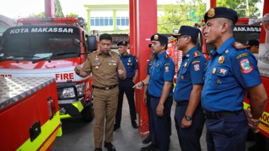 Pjs Wali Kota Makassar Arwin Azis Jadi Pembina Apel Pagi di Dinas Damkar: Tegaskan Pentingnya Kesiapsiagaan