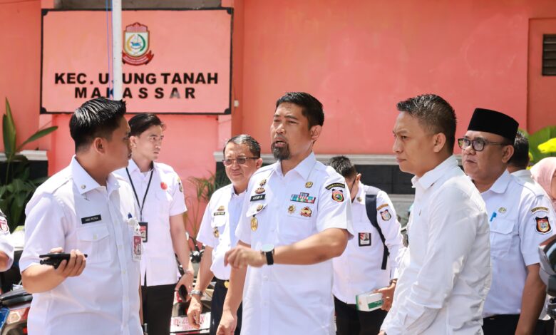 Kunker di Ujung Tanah, Pjs Wali Kota Makassar Arwin Azis Tekankan Peningkatan Pelayanan Publik