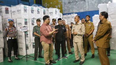 Pjs Wali Kota Makassar Bersama Gubernur Sulsel Tinjau Gudang Logistik KPU