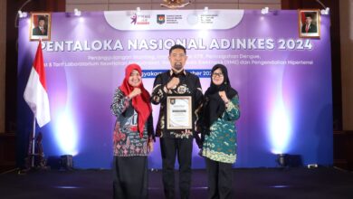 Pjs Wali Kota Makassar Terima Penghargaan Pentaloka Nasional ADINKES 2024 untuk Implementasi Kawasan Tanpa Rokok (KTR)