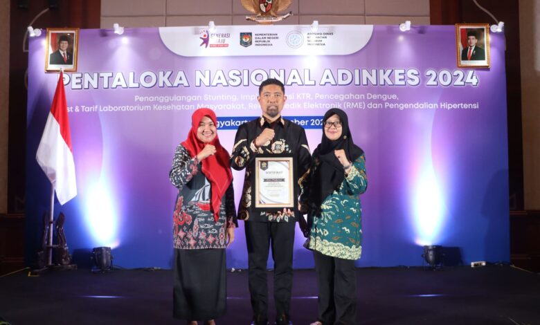 Pjs Wali Kota Makassar Terima Penghargaan Pentaloka Nasional ADINKES 2024 untuk Implementasi Kawasan Tanpa Rokok (KTR)