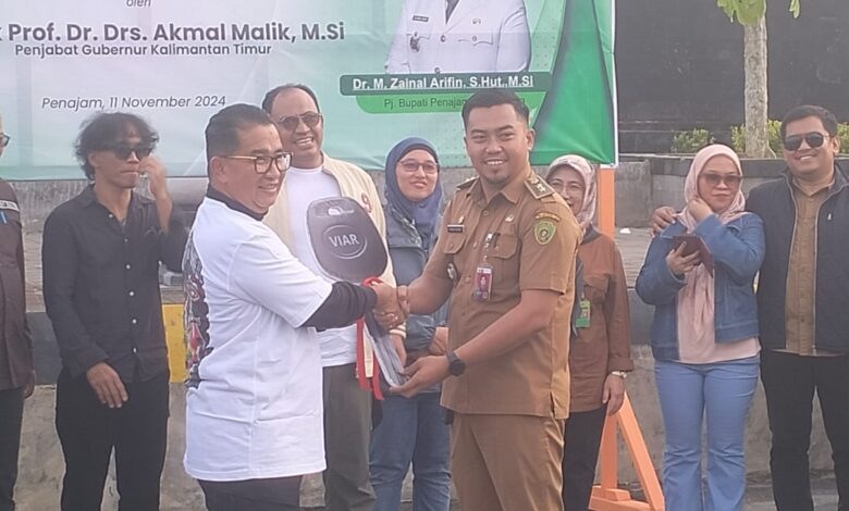 Pemprov Kaltim Serahkan Bantuan Penghijauan untuk PPU: Ribuan Bibit Pohon dan Sepeda Motor 3 Roda Disalurkan