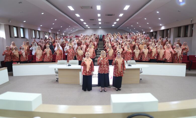 Hari Ibu, DWP Kota Makassar Gelar Seminar Kesehatan Mental Ibu dan Pengasuhan Positif Bagi Anak