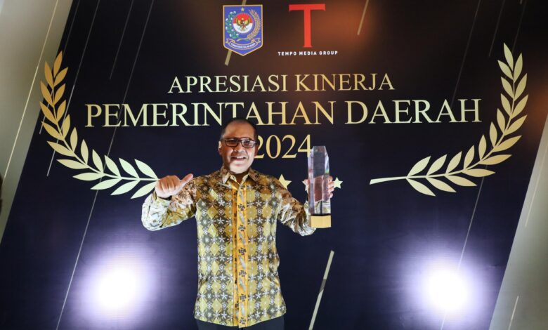 Kemendagri-Tempo Ganjar Wali Kota Makassar Danny Pomanto Penghargaan, Pemerintahan Daerah Kategori Kinerja Total