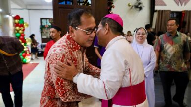 Tunjukkan Toleransi dan Kebersamaan pada Momentum Natal, Danny Pomanto Hadiri Open House Keuskupan Agung Makassar