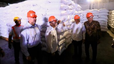 Danny Pomanto Dampingi Zulkifli Hasan Tinjau Pabrik Cokelat di Kima