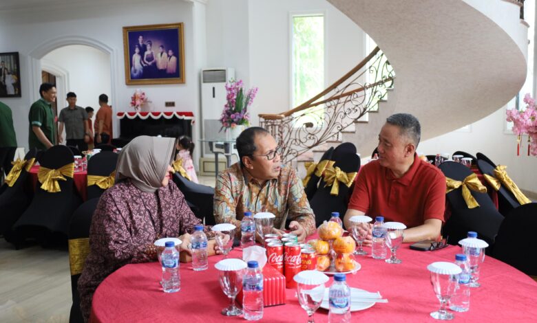 Mementum Imlek Rekatkan Hubungan Antar Umat Beragama, Danny Pomanto Silaturahmi ke Rumah Tokoh Tionghoa