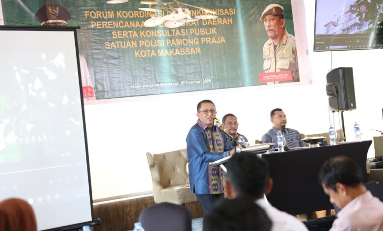 Asisten I Buka Forum Koordinasi dan Sinkronisasi Perencanaan Perangkat Daerah Satpol PP Kota Makassar