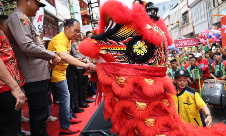 Indahnya Keberagaman, Karnaval Jappa Jokka Cap Go Meh Tampilkan Barisan NKRI, Kebaya Peranakan Hingga Puluhan Barongsai