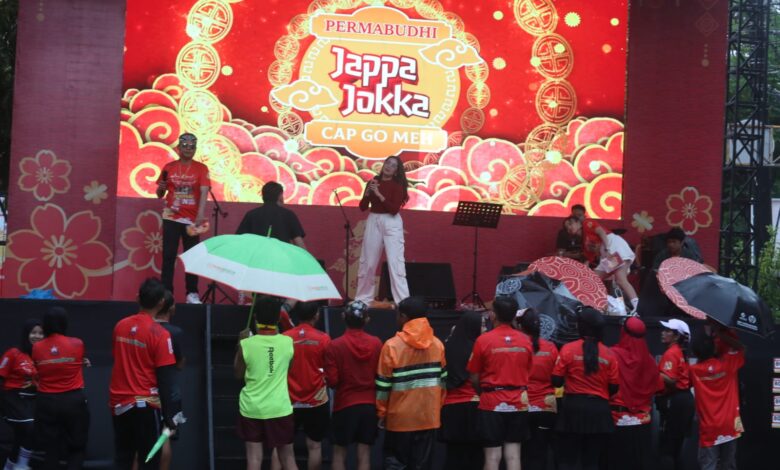 Singer Performance Fitri Meriahkan Heritage Run di Tengah Hujan Deras