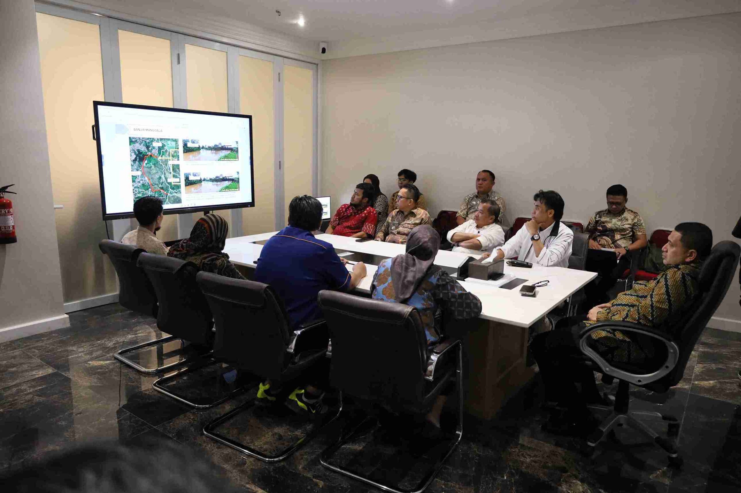 Pemkot Makassar Gandeng Unhas untuk Kaji Pengendalian Banjir