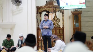 Buka Bersama Jamaah Masjid Raya, Munafri Komitmen Renovasi Masjid