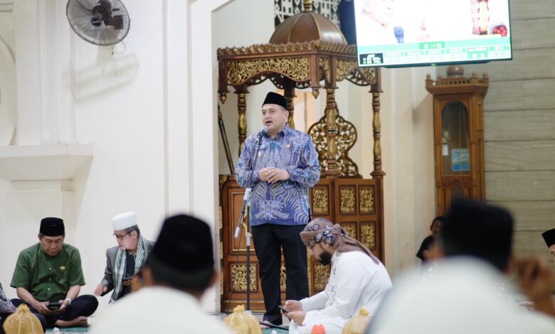 Buka Bersama Jamaah Masjid Raya, Munafri Komitmen Renovasi Masjid