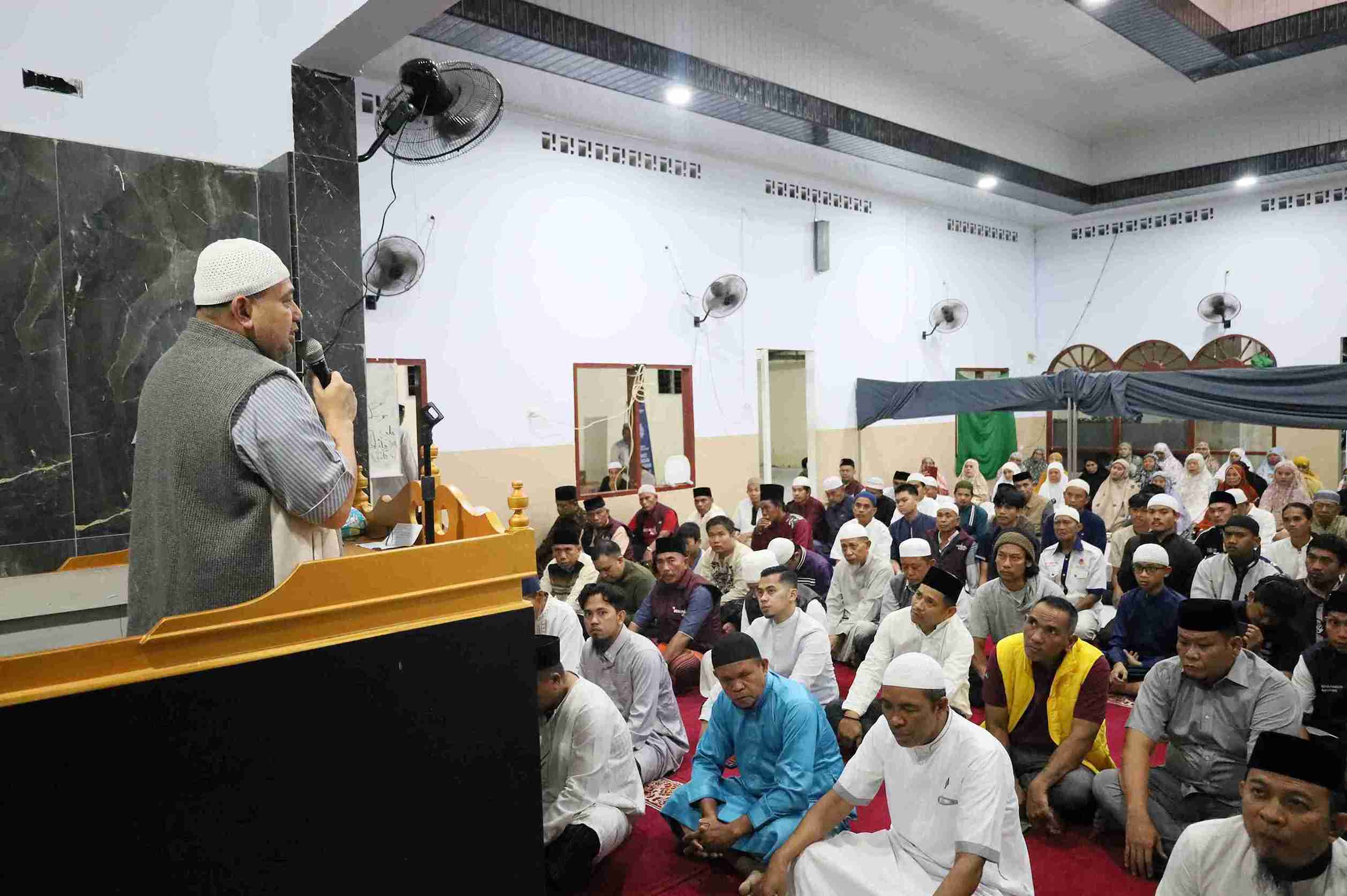 Salat Subuh di Maccini Sombala, Wali Kota Makassar Tekankan Pentingnya Keharmonisan Masyarakat