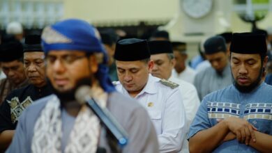 Munafri Arifuddin Tarawih Bersama Warga Manggala, Ajak Perkuat Ukhuwah Islamiyah