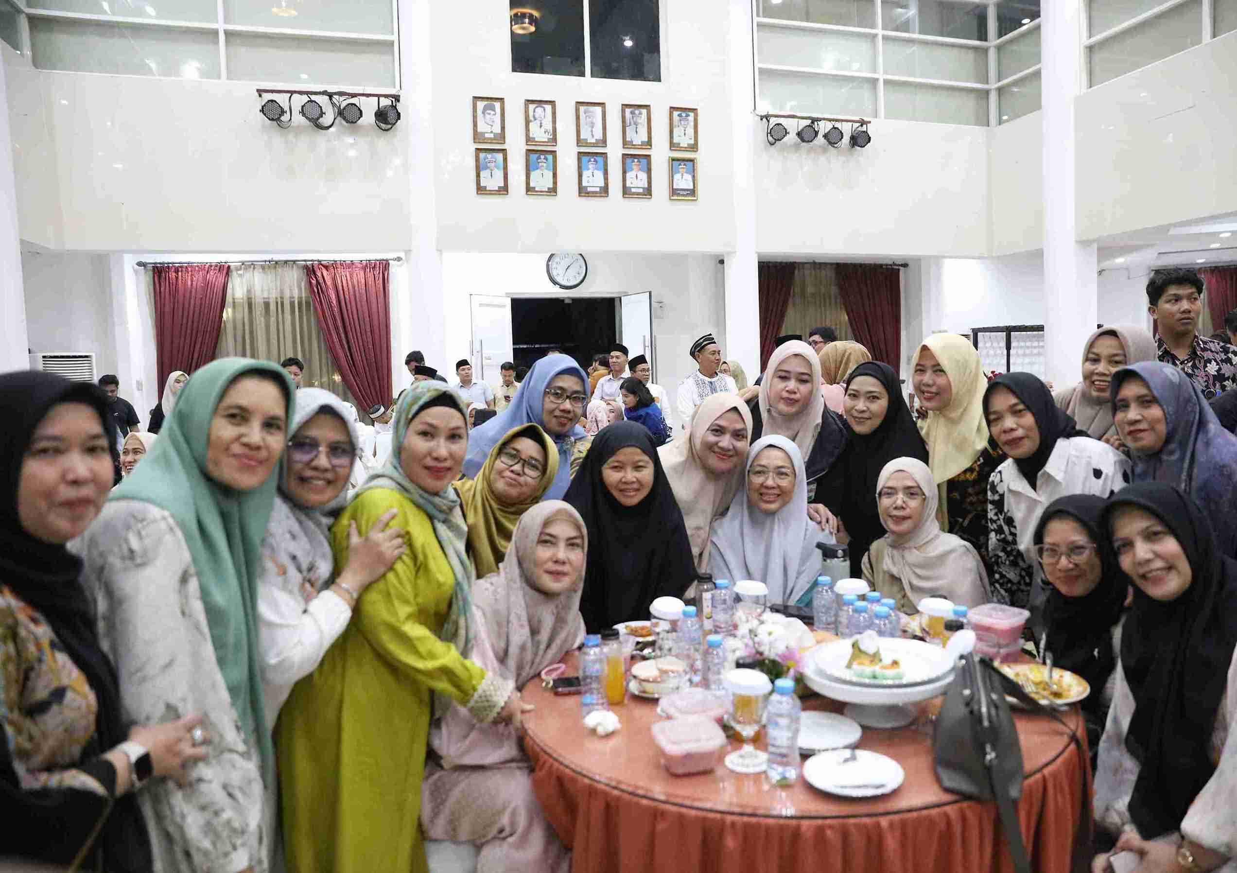 Melinda Aksa Dampingi Munafri Arifuddin Buka Puasa Bersama Teman Lama di Rujab Wali Kota Makassar