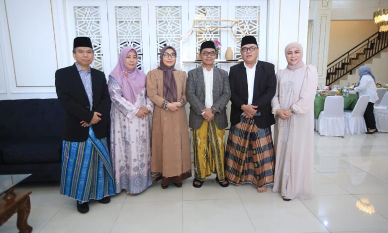 Pj Sekda Makassar Irwan Adnan Dampingi Wali Kota Salat Idulfitri di Karebosi dan Gelar Open House di Rujab