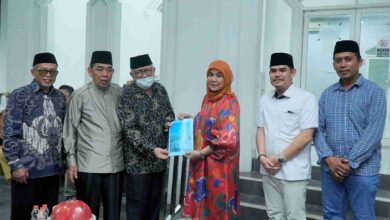 Hangat dan Penuh Kebersamaan: Aliyah Mustika Ilham Bersilaturahmi dengan Warga Mustika Mulia