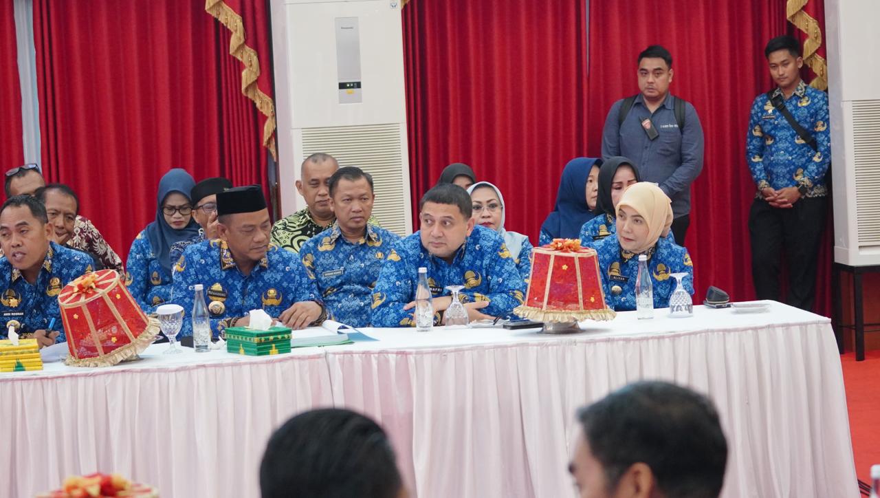 SOLUSIMEDIA.ID, MAKASSAR, - Wali Kota Makassar Munafri Arifuddin bersama Gubernur Sulawesi Selatan (Sulsel) Andi Sudirman Sulaiman menghadiri Musyawarah Wilayah