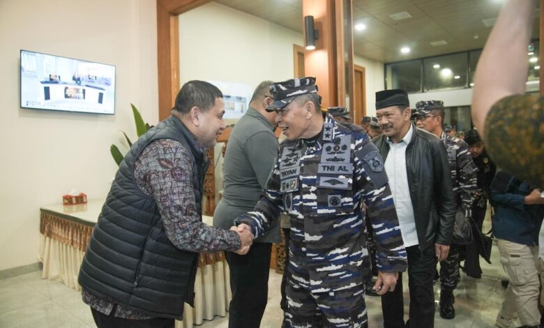 Kunker di Sulsel, Wali Kota Makassar Munafri Arifuddin Jemput KSAL Muhammad Ali di Lanud Sultan Hasanuddin