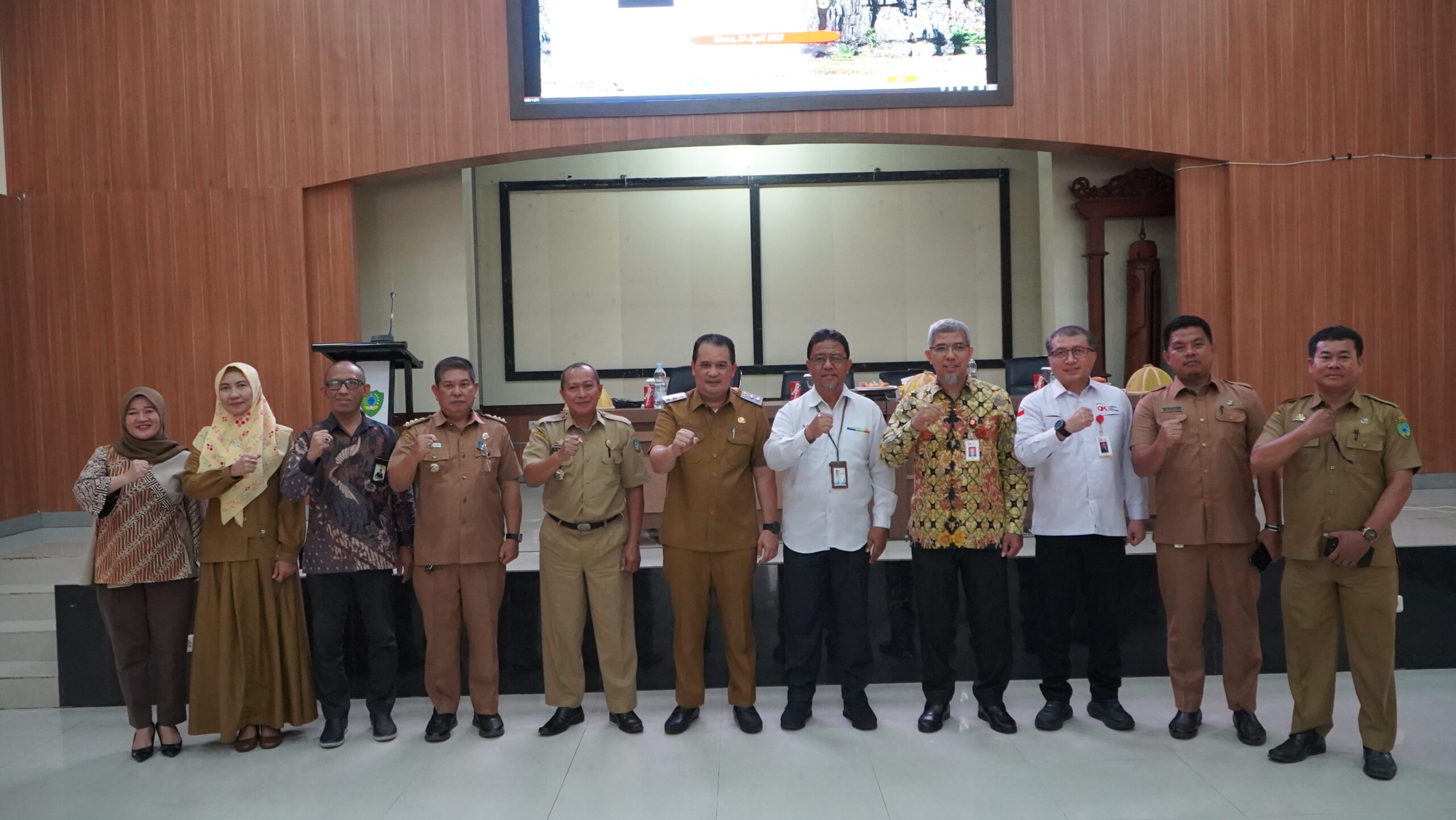OJK Bersama Tim Percepatan Akses Kauangan Daerah (TPAKD) Kabupaten Maros Gelar Rapat Koordinasi Tahun 2025