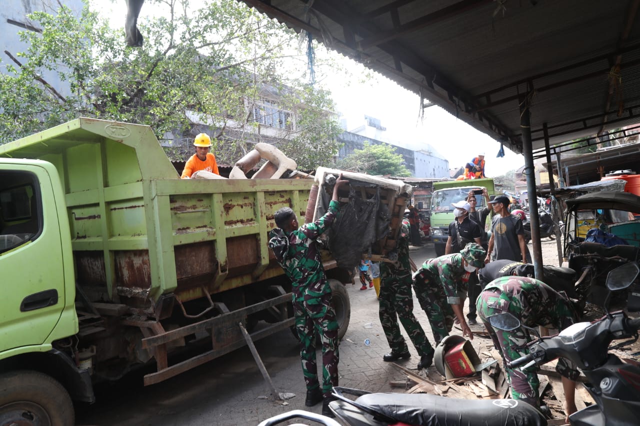 Warga Apresiasi Karya Bakti Kodim 1408/ Makassar, Pasar Terong Kini Lebih Bersih dan Tertata