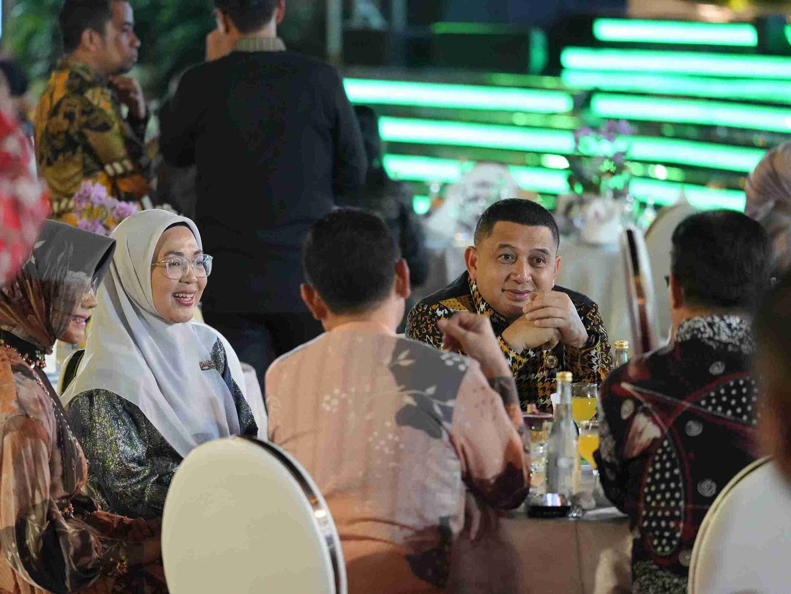 Hadiri APEKSI 2025, Munafri-Melinda Gala Dinner Bersama Wali Kota se-Indonesia