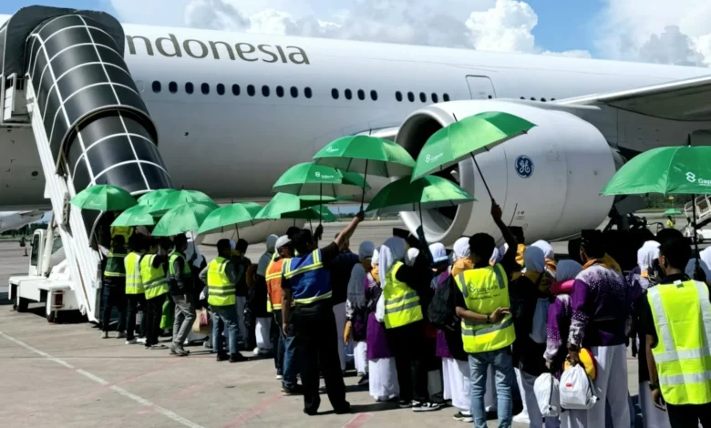 Jamaah Haji Kloter 1 Debarkasi Makassar Tiba di Bandara Hasanuddin di Sambut Meriah