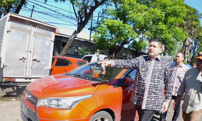 Munafri Sidak Pasar Pabaeng-baeng, Tegur Jukir dan Tertibkan Pedagang di Bahu Jalan
