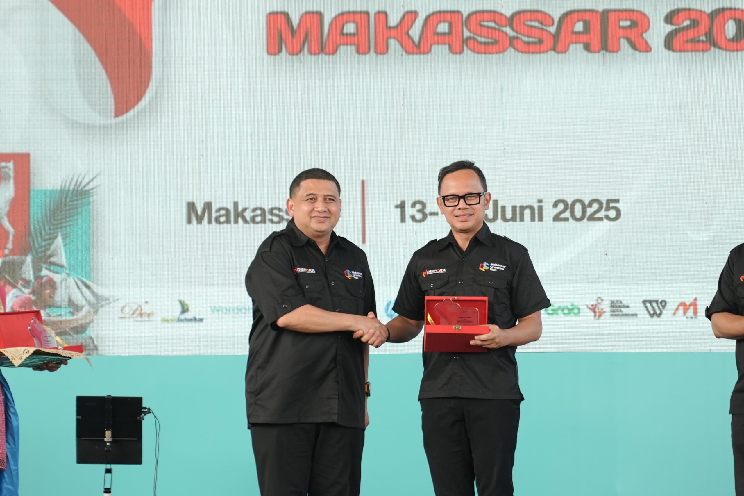 Wamendagri Ajak Pemuda Jadi Pemimpin Berintegritas di Indonesia Youth Summit 2025