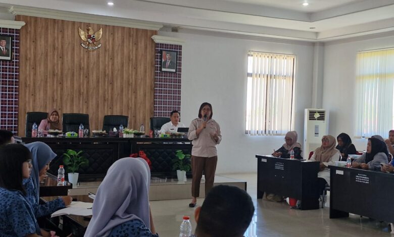 Cerdas Keuangan di Era Digital: OJK Sulselbar Dukung Literasi UMKM dan Generasi Muda Polman