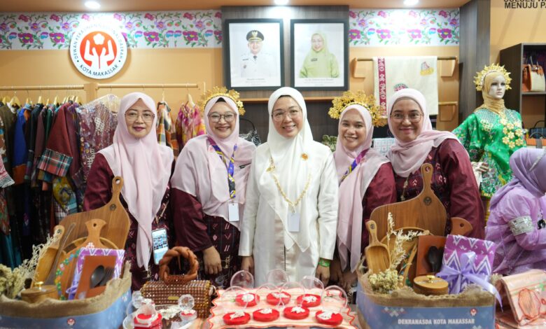 Dekranasda Makassar Hadir di Puncak HUT ke-45 Dekranas: Melinda Aksa Dorong Perajin Naik Kelas dan Perluas Pasar