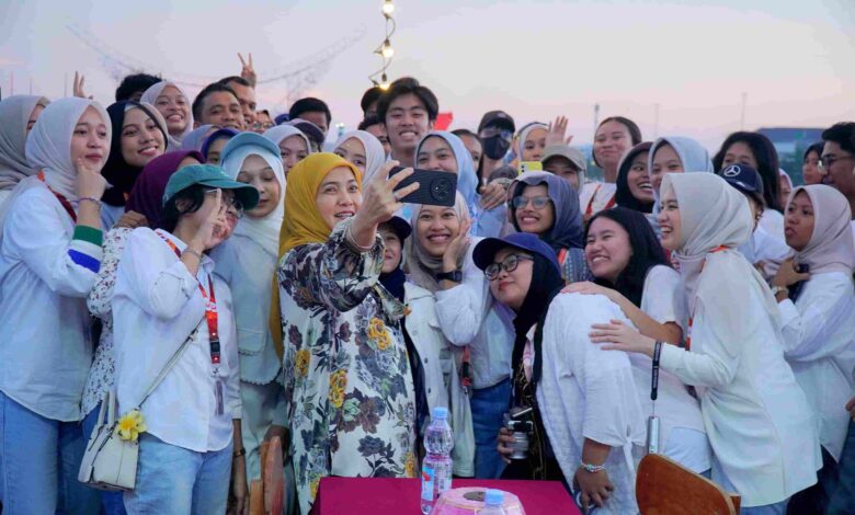 Aliyah Mustika Ilham Dukung Kampanye Kreatif AIESEC Lewat “Waves of Wisdom Phinisi Campaign