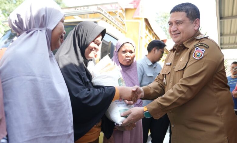 Pemkot Makassar Salurkan Beras Bantuan Pusat, Wali Kota Pastikan Distribusi Tepat Sasaran