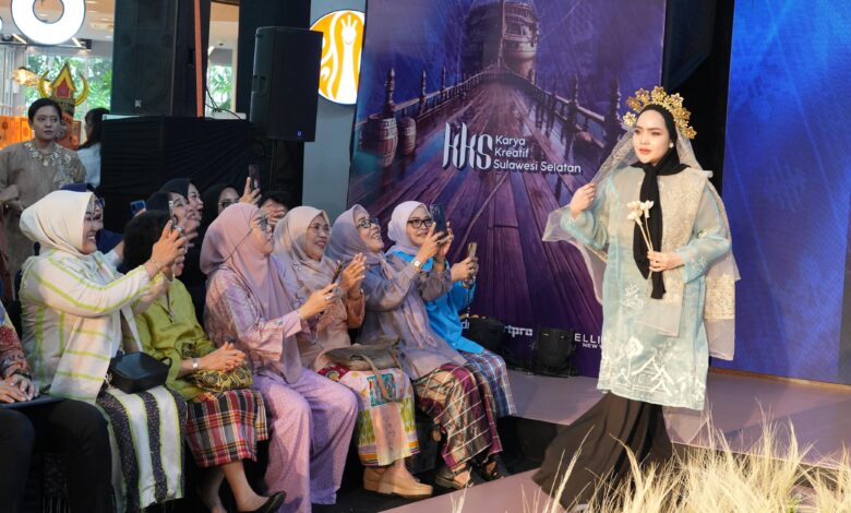 Makassar Tampilkan Karya Tenun Khas di Panggung Wastra Heritage Market Sulsel