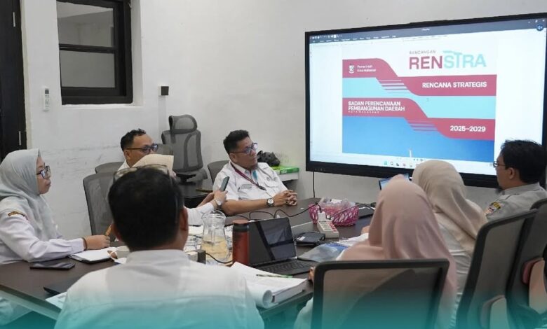 Bappeda Makassar Gelar Rapat Verifikasi dan Asistensi Renstra-PD 2025–2029