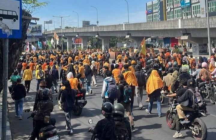 Massa Aksi Demonstrasi Masih Padati Berbagai Titik di Kota Makassar Hari ini